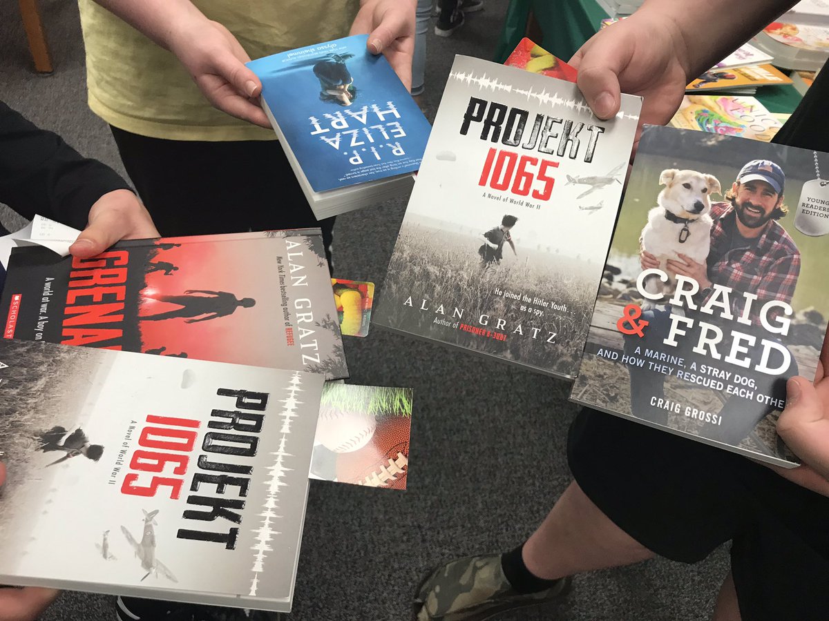 KStefEnglish's tweet photo. Message to the World: Teens are Readers! Young Adult fiction is the fastest growing genre for a reason.  @Scholastic https://t.co/f6MVY1otPz