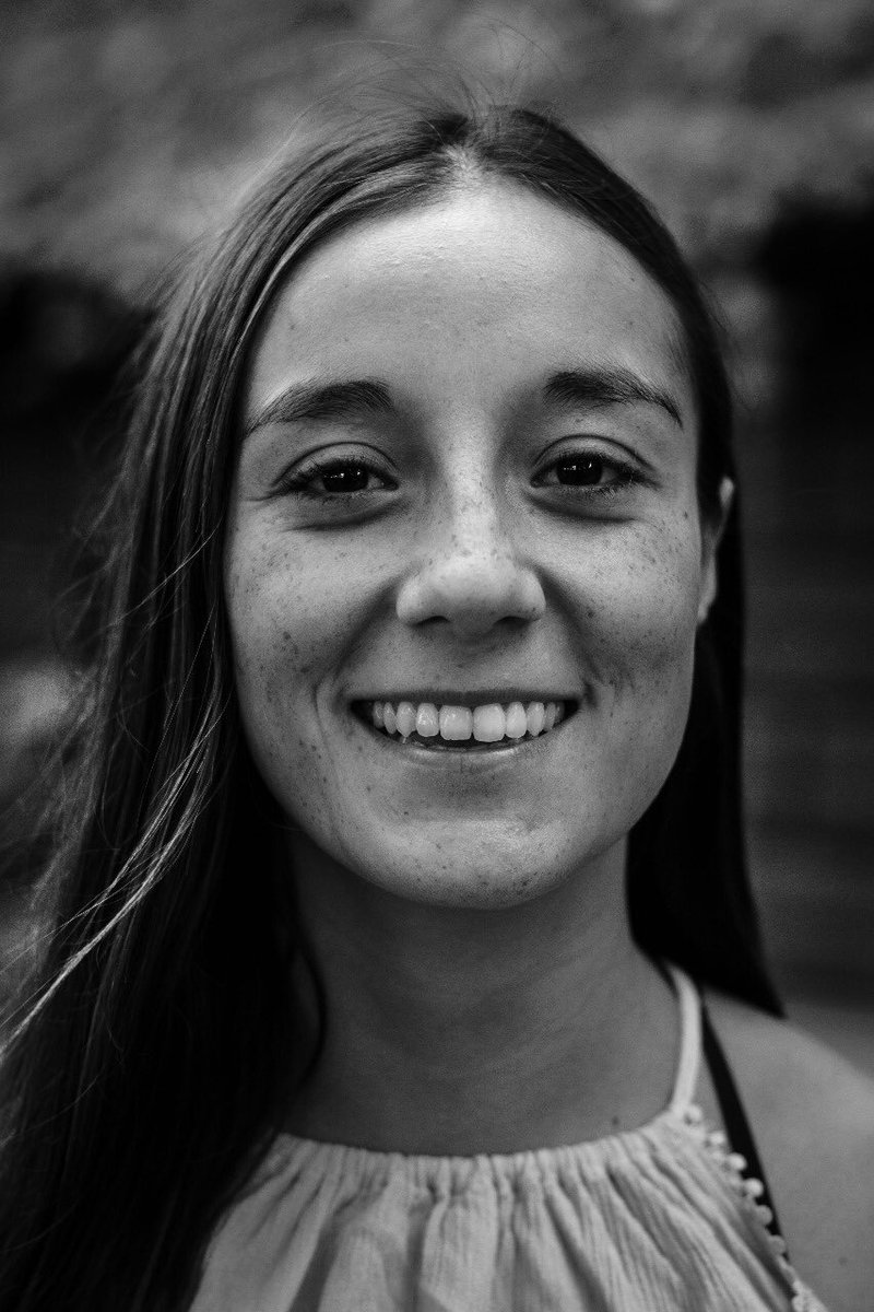 MaiteOrsini's tweet photo. Mi abrazo a la compañera @nicomartineza1 , vocera feminista, capitana de la selección de básquetbol, mujer brillante, poderosa y sensible. Todo el aguante y con todo a ser la futura presidenta de la Fech. Mi 💜 con les estudiantes! https://t.co/Twure8CI1Y