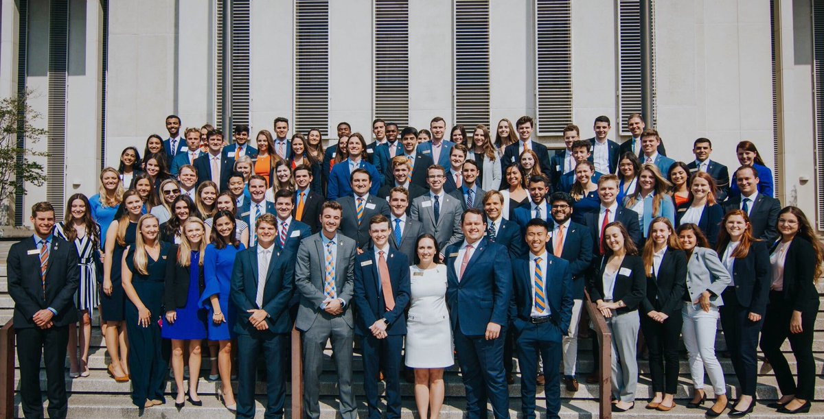 FloridaBlueKey's tweet image. Thanks for a great Gator Day! @UF students and legislators had a great time in Tallahassee #GatorDay 🐊