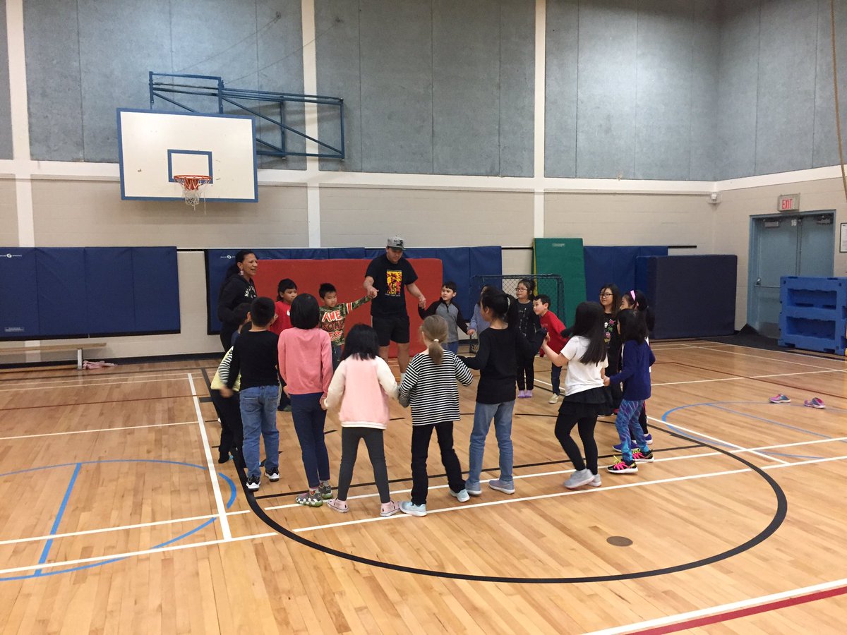 #teamRichlea proudly present #TDPlayPacific to Jessie Wowk Elementary for the Aboriginal Dance Program.  All grades of students enjoy learning the First Nations dance and culture!!  <a href="/WowkPACman/">WowkPACman</a> @NicoleKubica_TD @CynthiaLeung11 <a href="/melanie_cheung/">Melanie Cheung</a>