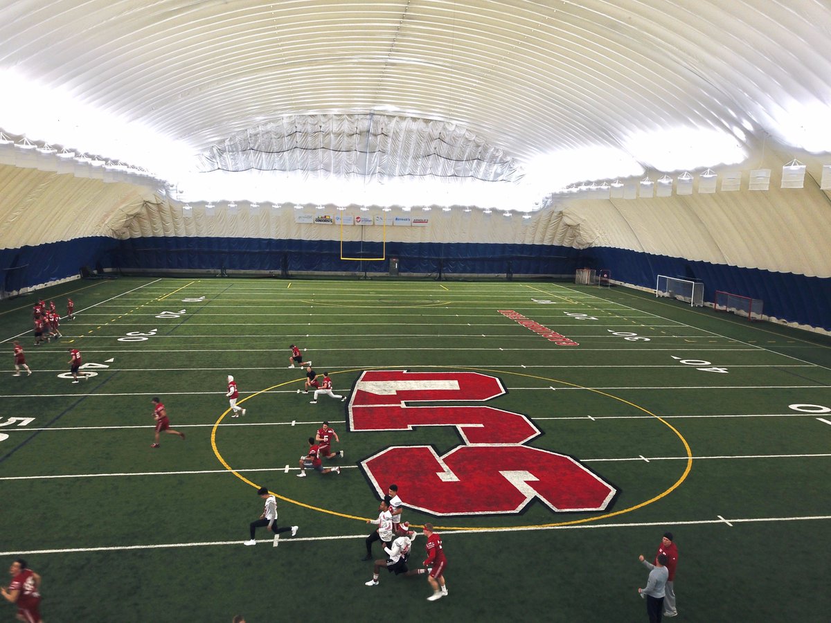Johnnies_Video's tweet photo. ❄️The snow can't stop us❄️
.
.
#SJUFootball #SJUVideo #springball2k19 https://t.co/Ff5HNEVoYZ
