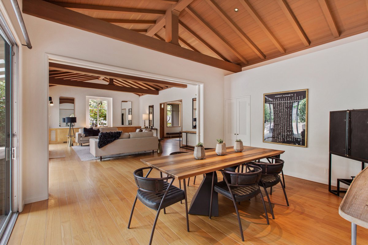 grubbco's tweet photo. Exceptional Mid-Century Jewel designed for one level living by Berkeley Architect John Ballantine:
https://t.co/gFS91TLquy
#berkeley #berkeleyhome #midcentury #midcenturymodern #architecture https://t.co/x3DBBVVqtq
