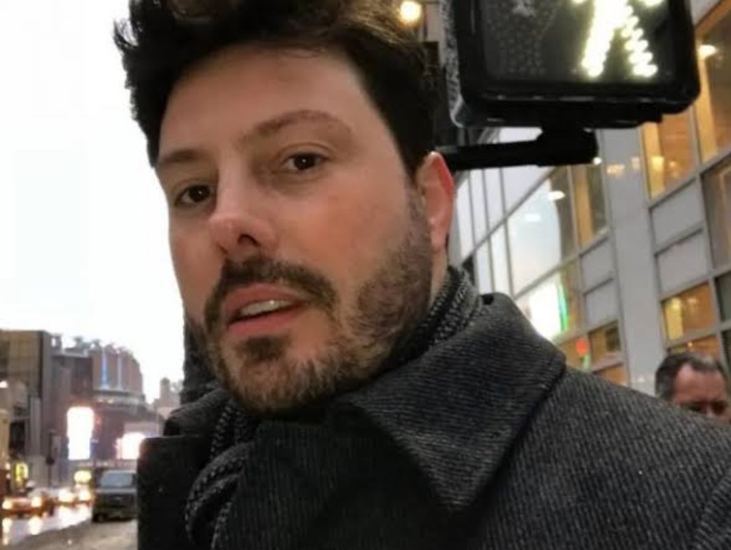 Drica_Patriota's tweet photo. Roubar o país? Ok!
Fazer piada com políticos canalhas ladrões? Não pode!

Que "Justiça" de m&amp;®d@ é essa?! Que país ridículo é esse?

Queremos o #GentiliLivre ! Ei "Juízes"! Em vez de perseguirem brasileiros trabalhadores e honestos, vocês deveriam é prender políticos corruptos. https://t.co/dMudNAvq8u