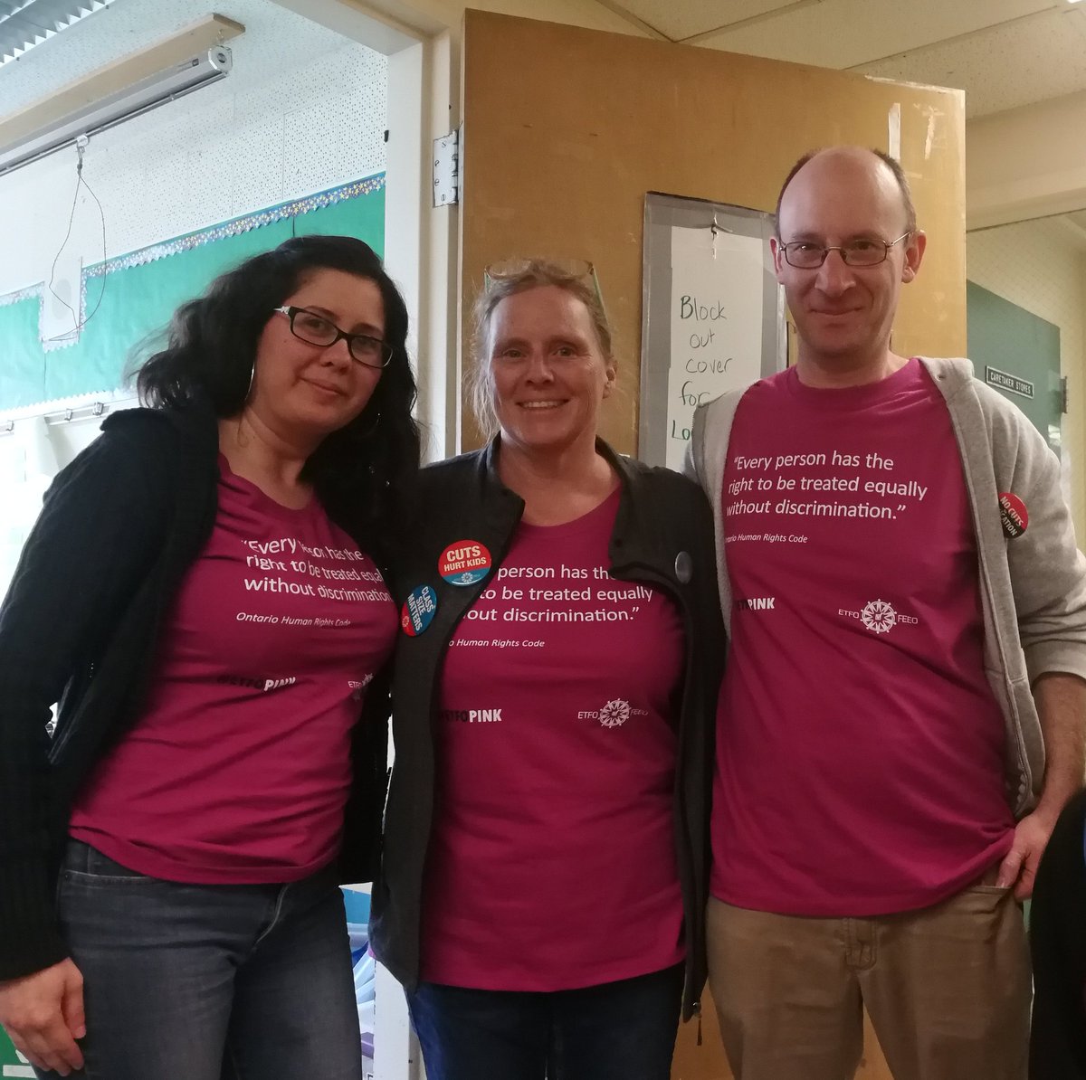 SMILE_123ABC's tweet photo. Celebrating international day of pink! https://t.co/e36idnRbSo