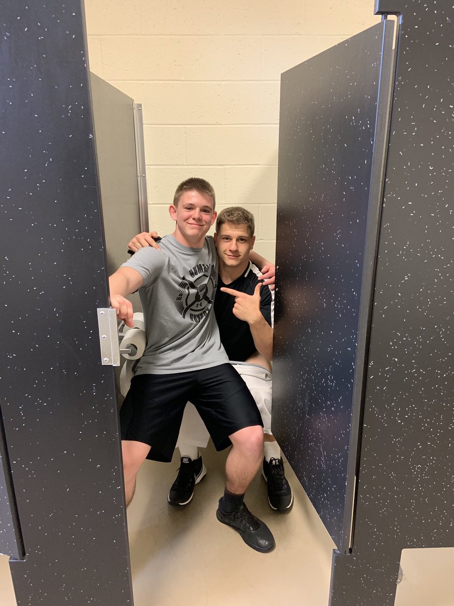 LatrobeSGA2019's tweet photo. Team 27 gets one off of team 24🔫 #BathroomShot #FootballStuff https://t.co/591HM8p1Ja