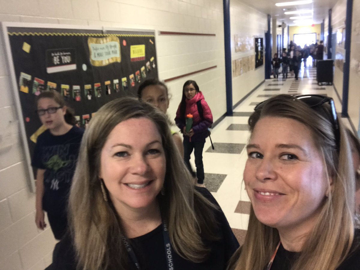 sacurry82's tweet image. We have amazing staff here @TClayWoodES   #TimberwolvesROCK #SpringTwitterChallenge @AndrewBuchheit