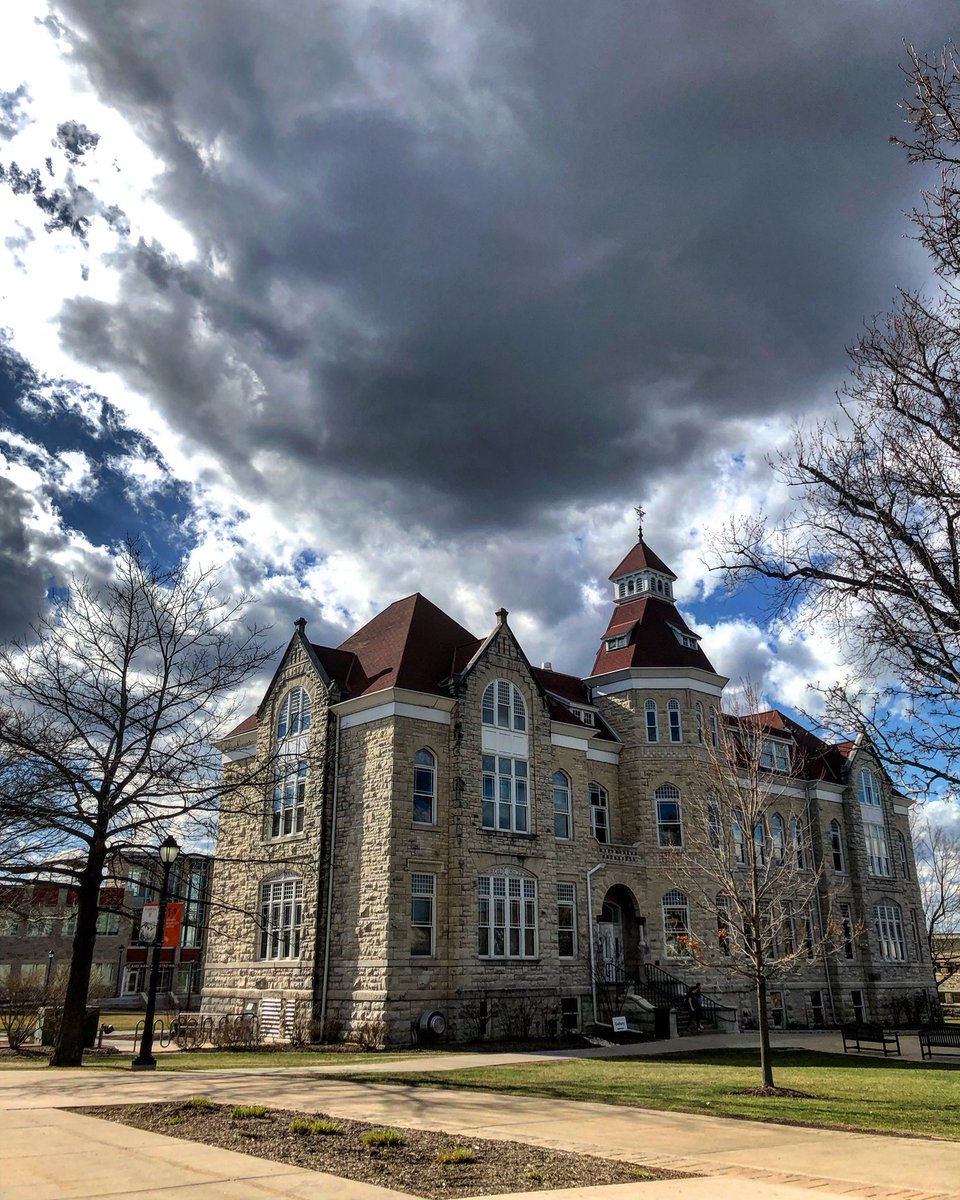 4:30 today vs. 4:30 yesterday. ❄️☀️ Wisconsin likes to keep us on our toes. #wiwx #carrollu