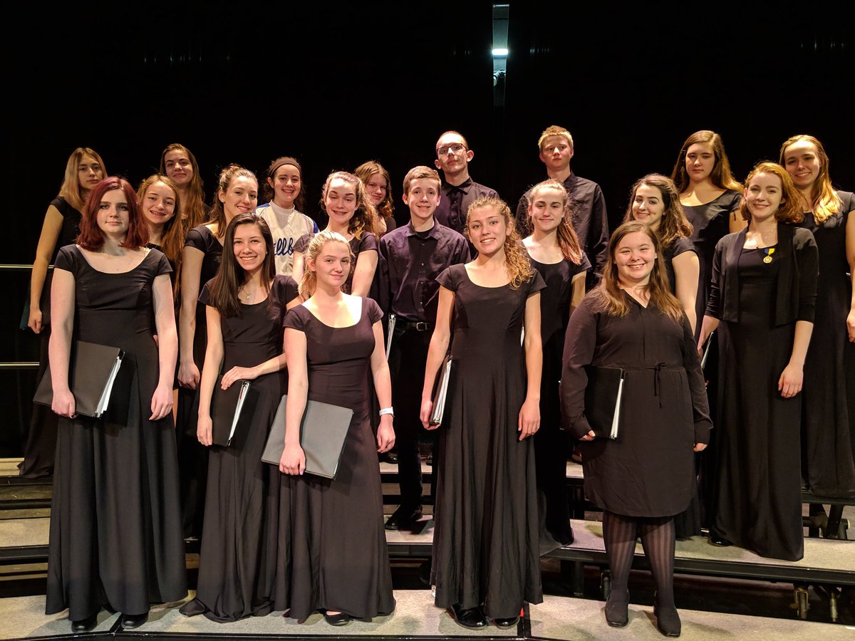 MhsChorus's tweet photo. Great job @MhsChorus, and thank you to our parents and #doverhighschool for a wonderful exchange event! @mhsblazers https://t.co/3iqY03GxbA