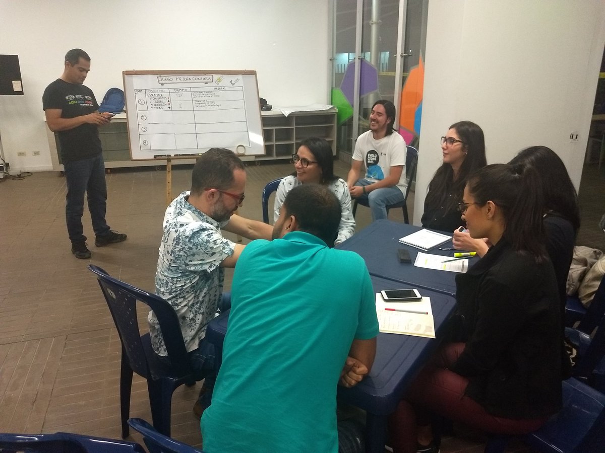 juancho_nal's tweet photo. Gran trabajo de mis amigos @sweepnoise @jaheroji en el meetup "Alcanzando grandes desafíos a traves de improvement kata" @AgilesColombia @Intergrupo #agile https://t.co/49ci9HbBIF