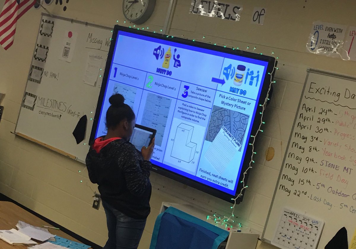 PamRountree's tweet image. 🤷♀️Just working on a little composite volume.... Oh... & using @Seesaw to show our understanding of how to solve for it... No big deal! Thanks @TheRossRoom!!!😜 #frey5thgrade #engagecobb #teachingmath @CobbMathDept @CobbInTech @FreyFlames
