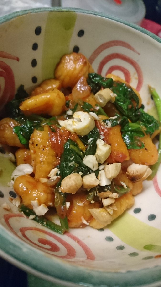 micvarela's tweet photo. @sortedfood and their community, thank you!!! here are some "results". SP gnocchi with spiced tomato sauce, cashews and some spinach, cause, you know, health. https://t.co/mGkkJyttGK