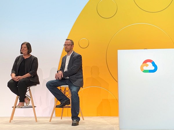 HIT_Consulting's tweet photo. "Digital inspires us to drive innovation together with customers and partners in ways that make positive contributions to business and society." Ellen Dowd, Hitachi Social Innovation Business and Rob Lively, Hitachi Consulting @googlecloud #GoogleNext19 https://t.co/9M8kvCrK6c https://t.co/annLWyDApH