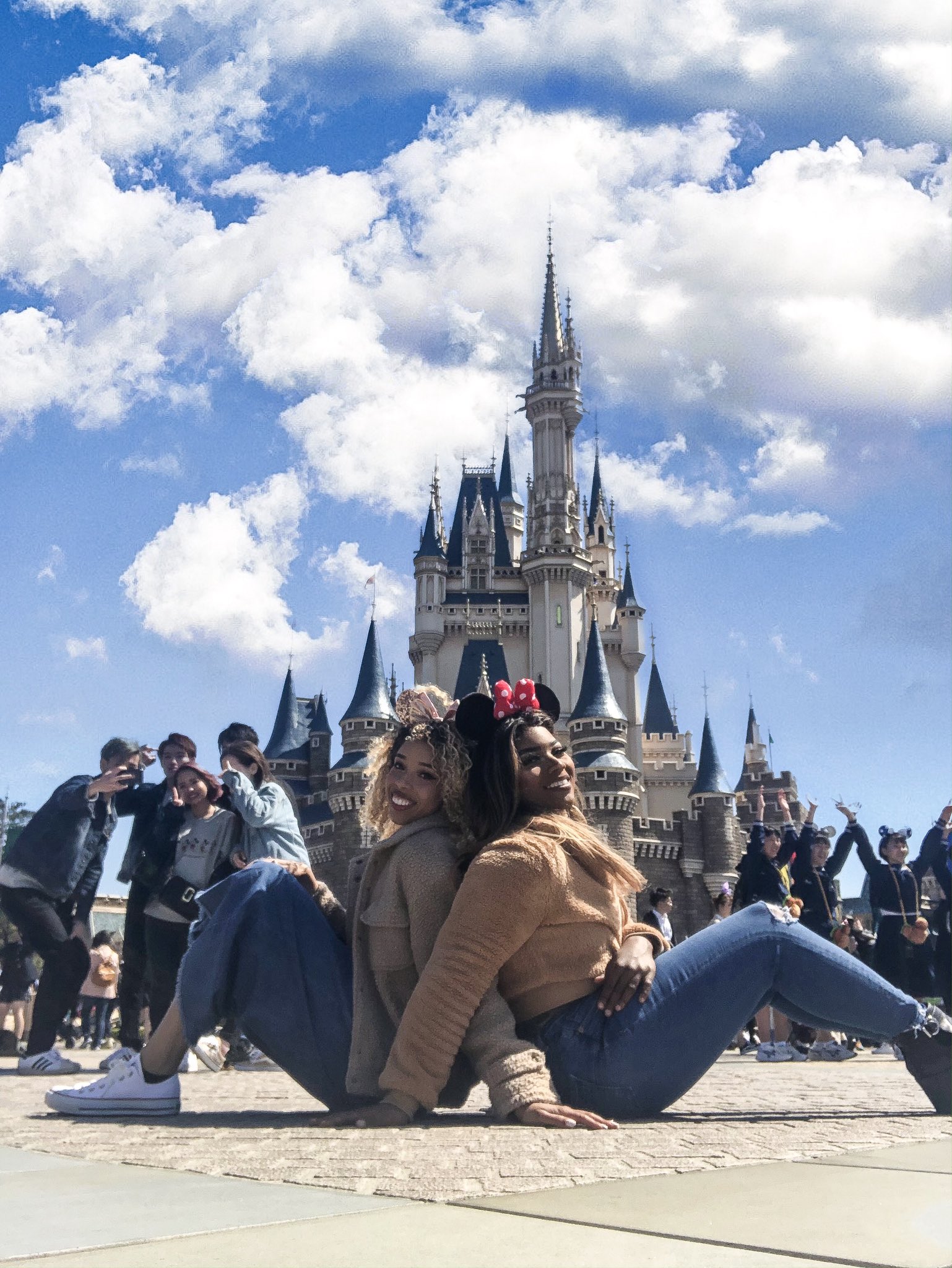 Paris 4 9 More Pics From Our Tokyo Disneyland Trip Tokyodisneyland 東京ディズニーランド リンクコーデ 双子コーデ ディズニーコーデ T Co 8dh8piryak Twitter