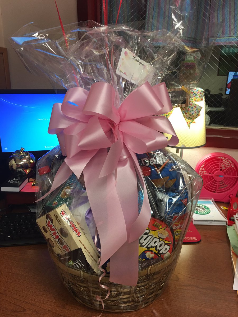 MrsVSalcedo's tweet image. Feeling loved 💕@RanchoVerdeElem ! Thank you! #librarianappreciationweek