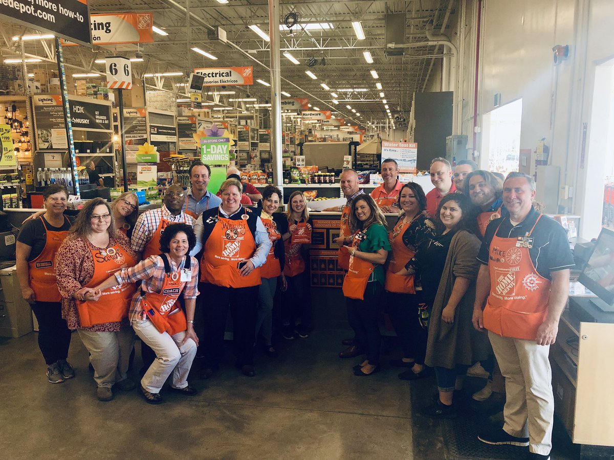 Awesome job to these great leaders that make it happen everyday! Ashton, Sara, Steve,Rickie,Lisa and Michelle! @RickieBoutwell @MelissaKTHD @Steve1769FtO @ChrisBergHD @Megan_Watson55 @cokeski @deborah_rambo