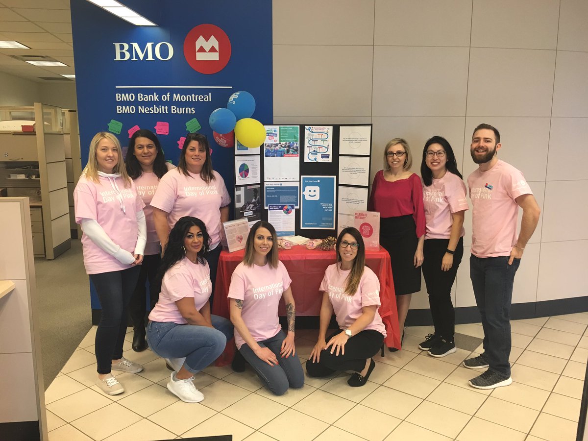TinaTruant's tweet photo. Happy International Day of Pink! From all of us at BMO Lauzon Branch, Windsor ON. #BMODayofPink #SWODRocks #BMOProud https://t.co/rvtSx5ErRt