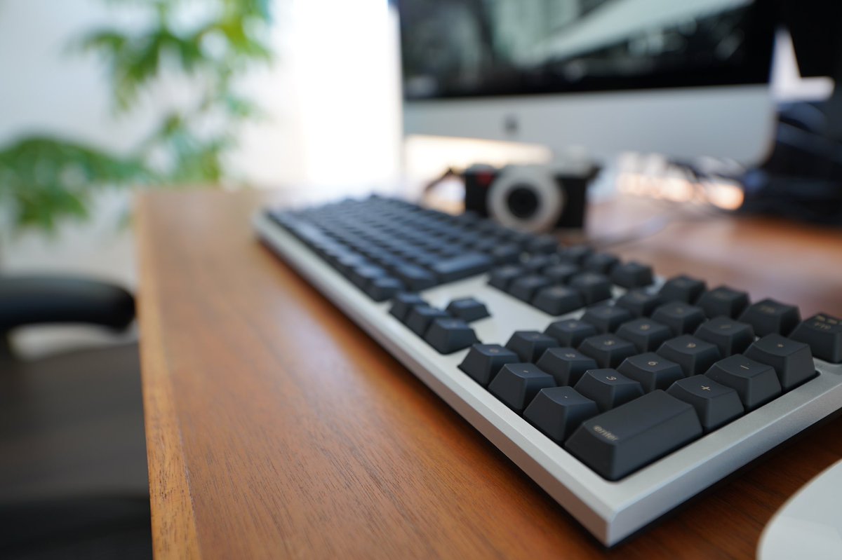 池田 泰延 Ics A Twitter 東プレのキーボード Realforce For Mac が届きました モノクロな質感でimacとの見た目の相性が抜群 打鍵も静かで 打ち心地が気持ちいいです ッターン をしがちなエンジニアのエチケット Realforce T Co Vovr7zlaxa