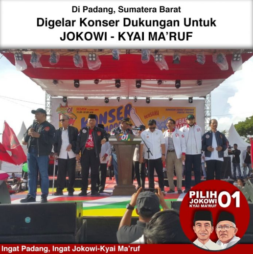 Komangwinda7's tweet photo. Konser "Jempolan Indonesia Maju" bersama Slank. #SatuNusa01Bangsa #BetawiEmangJokowi https://t.co/uPwz8JS7SN