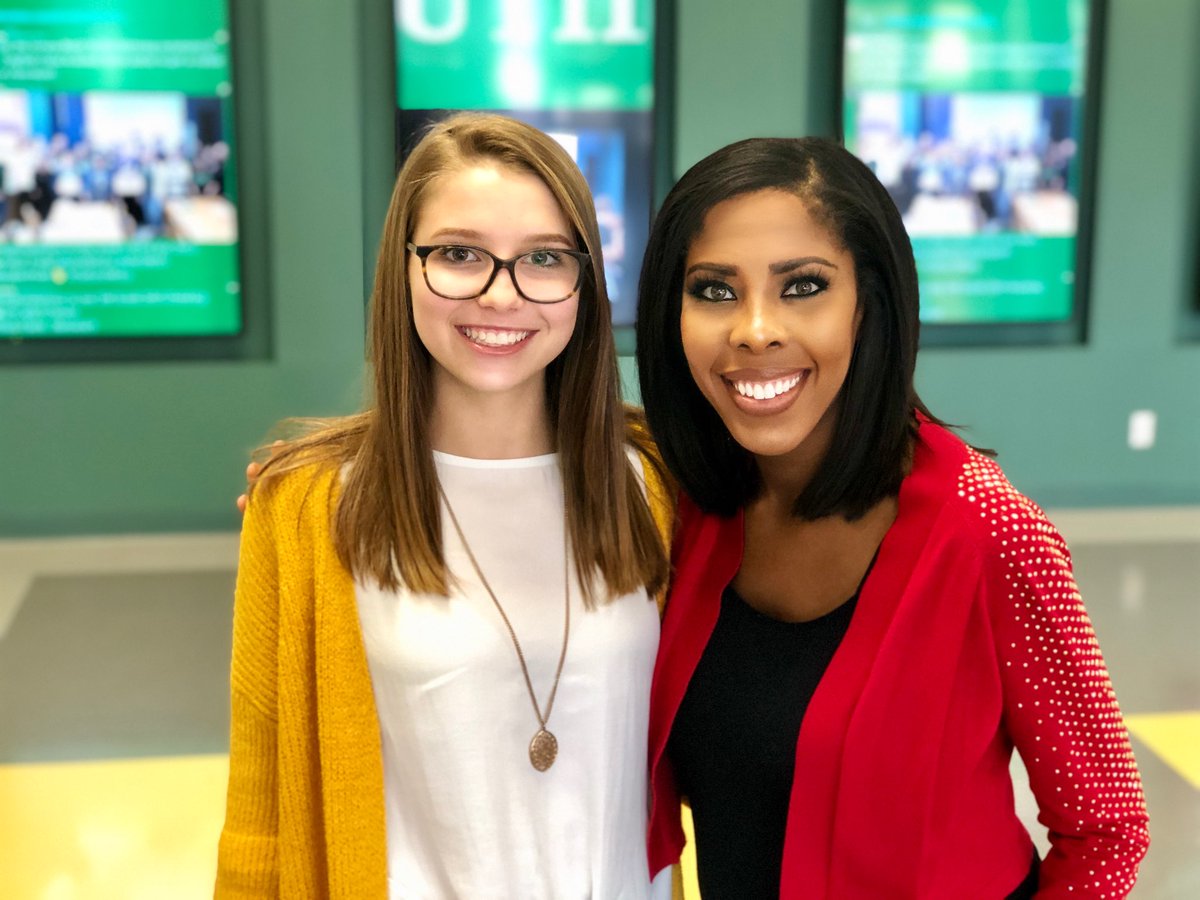 fox4kc's tweet photo. This weeks’s #ReachingForExcellence Young Achiever is Bergen Cooper! The Shawnee Mission South Sr. has a passion for working with students with special needs. The things she is doing to improve their high school experience is commendable. Tonight at 9p. @southksms @fox4kc ^Dhom https://t.co/2W3McD4GLC