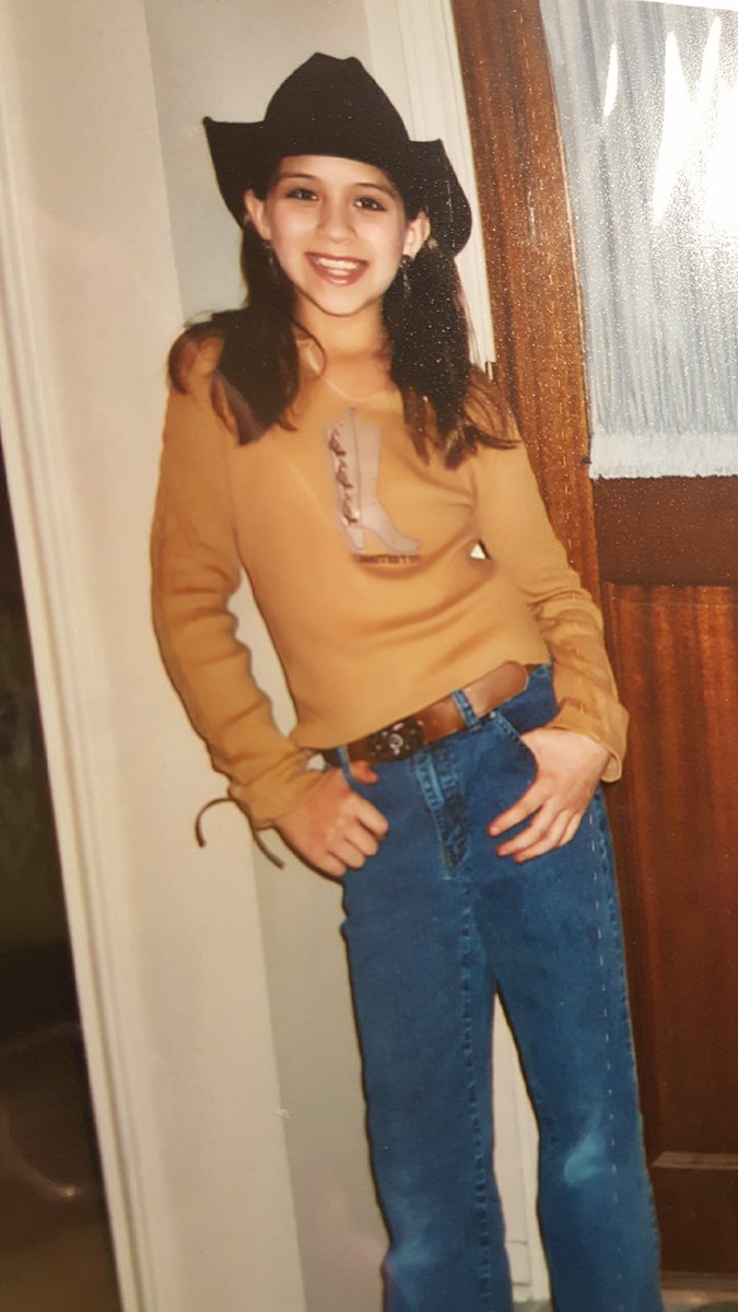 brittttneym's tweet photo. I got the horses in the back 🤠 https://t.co/RE8wYxZcFn