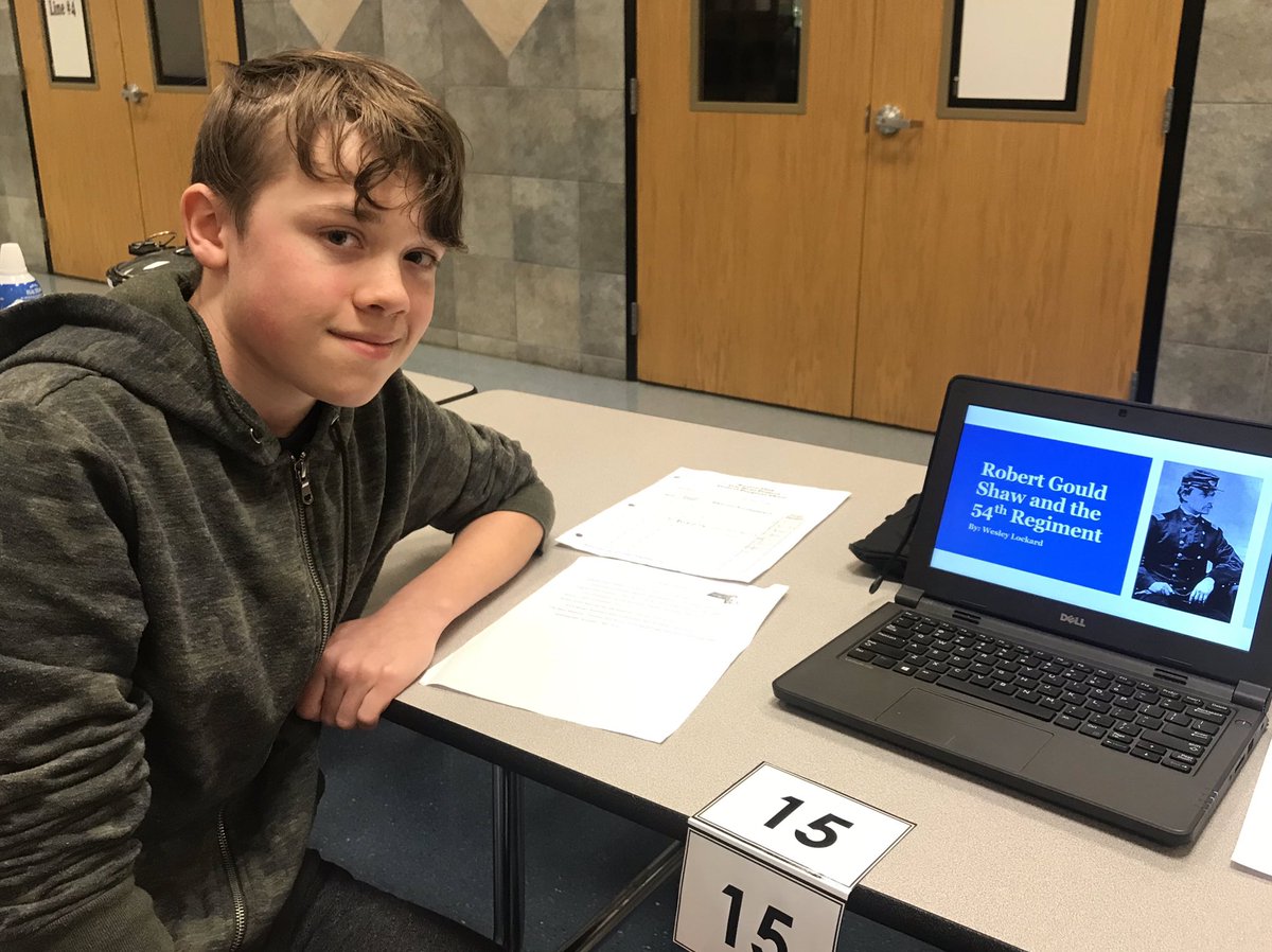MsYoungEMS's tweet photo. Awesome night seeing students’ #BostonClub projects! Tasted some delicious clam chowdah, was blown away by details about The Big Dig ($24 BILLION!?!), heard some colonial music, played Boston Jeopardy, and saw a Minecraft recreation of Lombard Street! @EIMSMounts #MountsPride https://t.co/bEYY9Jq6mF