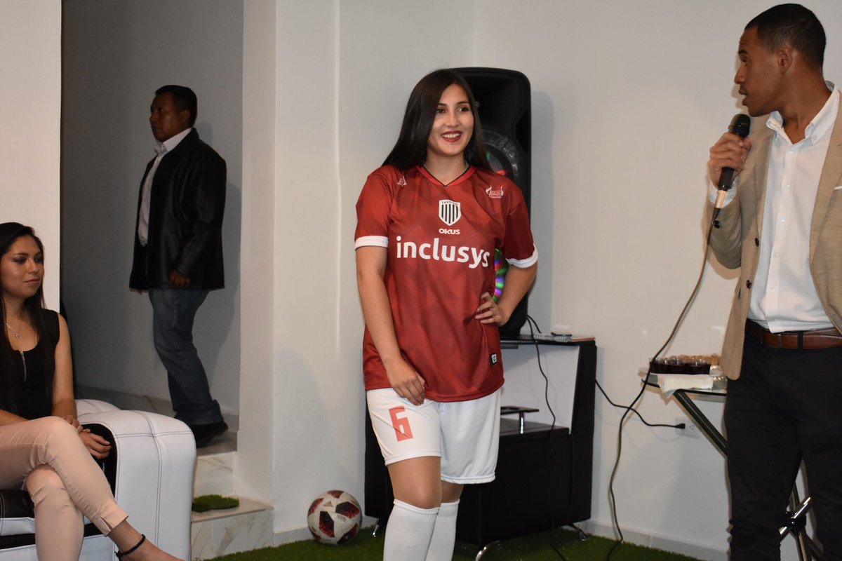 SandinoFC's tweet photo. Presentación de la indumentaria oficial #Okus del #SandinoFC 2019, para su participación en @Segunda_Ec Categoría de @AFNAPichincha! DALE SANDINO! Ni me vendo, ni me rindo! https://t.co/BZJTO27VnS