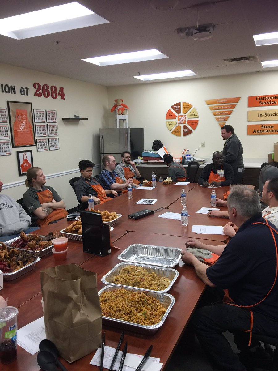 wright2388's tweet photo. Freight team spring kick off !! Let’s go Team👏@WHd2684 @DanielleKida1 @stevenlongmoor1 @JasonArigoni @Lisachiras https://t.co/ndVOkeof5k
