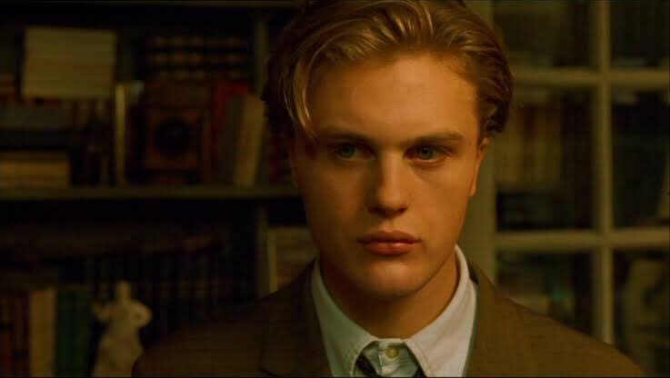 Happy birthday Michael Pitt. I found The dreamers to be a cinephile s joy and Pitt a brave performer. 