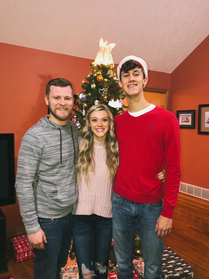 Liv8896's tweet photo. Blessed w/ the best brothers💙 #NationalSiblingDay https://t.co/RJwvXsnRRX