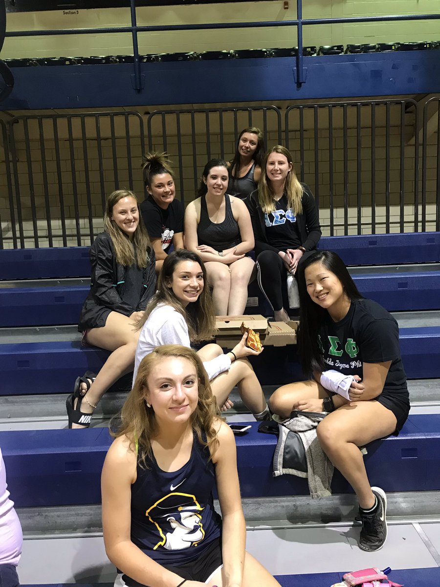 What better way to bond with your sisters than over pizza? Shoutout to our brothers for helping us land 1st place in the dodgeball tournament tonight🙌🏼 <a href="/Sigma_Delta_Nu/">Sigma Delta Nu</a>