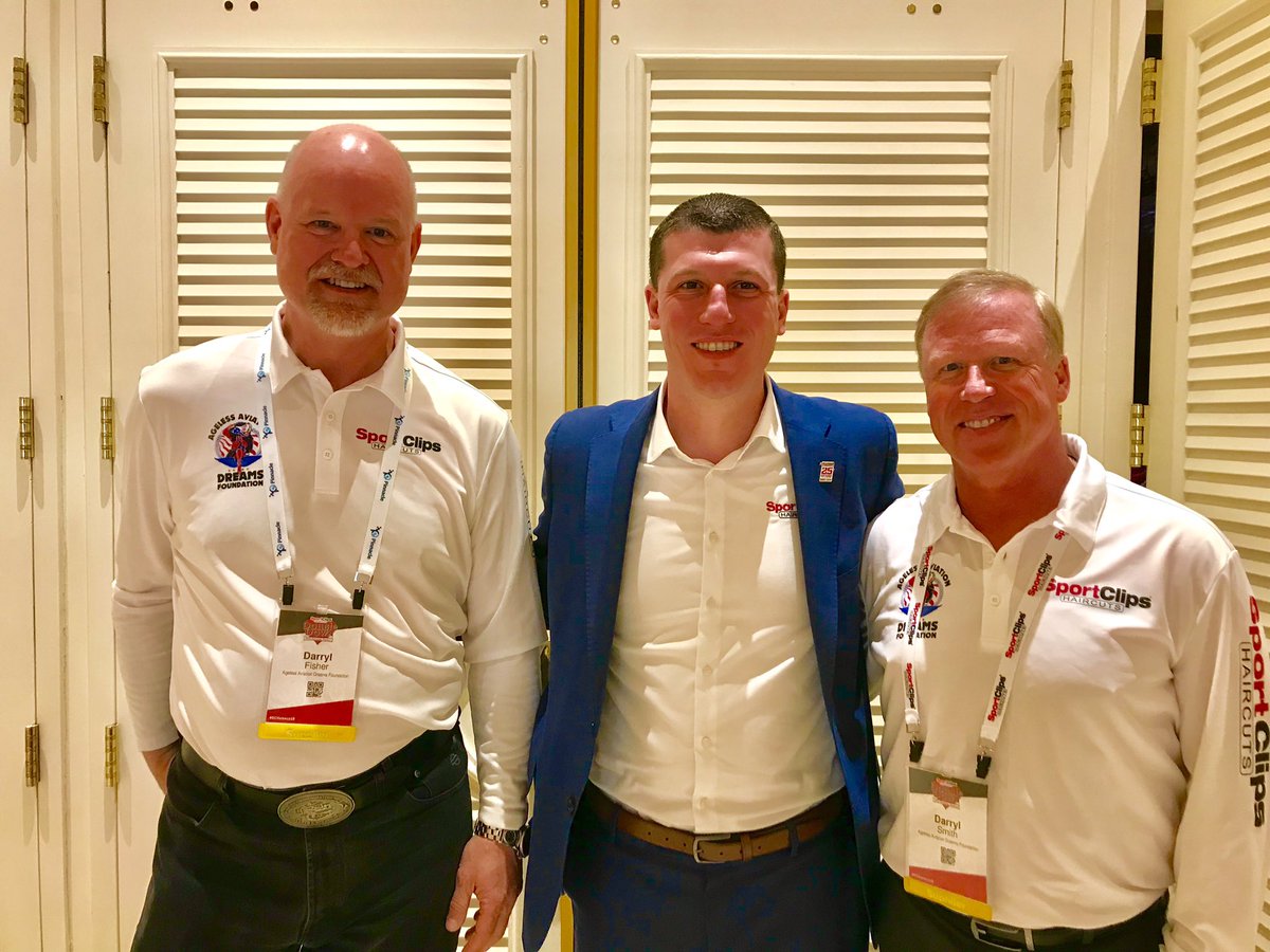 DreamFlightsOrg's tweet photo. Had a great time this week with the @sportclipshaircuts team at their national #schuddle19.  We are honored to partner with such an amazing organization.  Many thanks to AADF volunteers @Mel_eggnmel Smith for their support during the event! https://t.co/Krt5zS3rWP