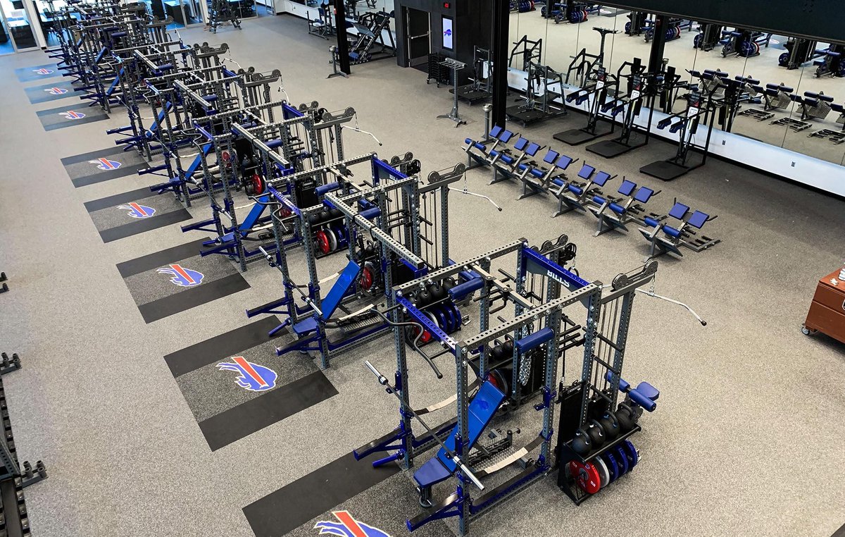 pıS snoıɔıΛ tweet media