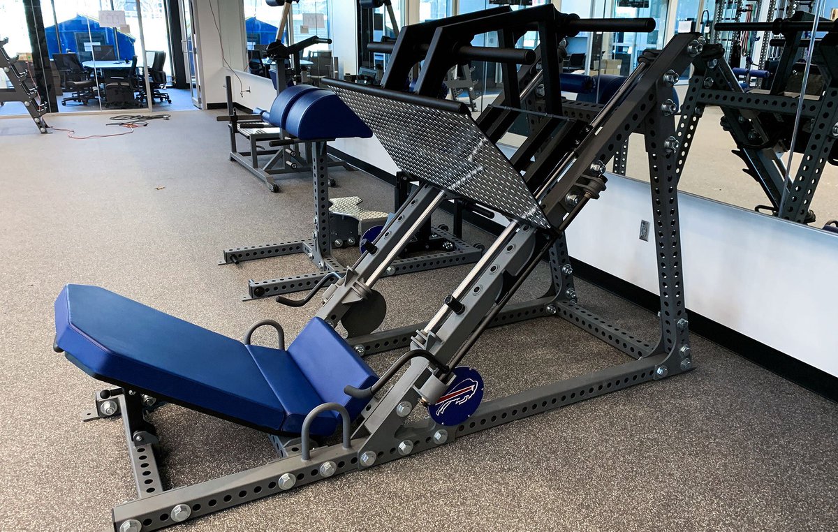 pıS snoıɔıΛ tweet media