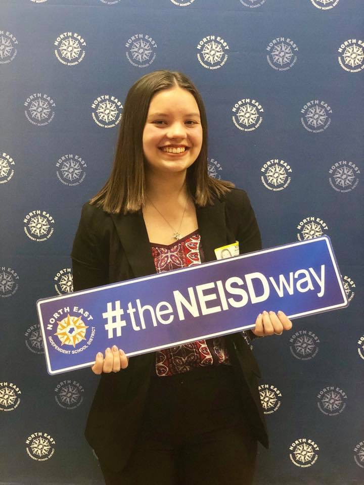 CTJohnsonHigh's tweet photo. Meet Mikayla Nasis, Johnson HS Student Volunteer of the Year! She amassed over 300 hours of service to her school and community.  Mikayla volunteers her time in a variety of ways-church events, Special Olympics, tutoring, athletic events, and elementary school events #JaguarPride https://t.co/wyKzSgN6T7