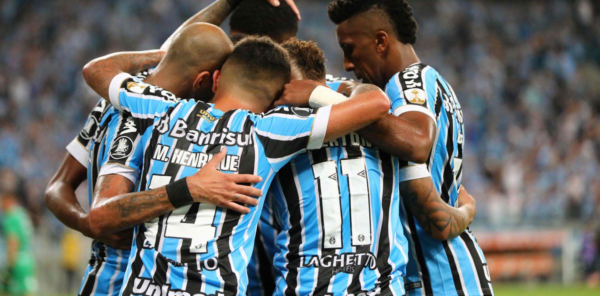 #CopaLibertadores <a href="/CARCoficial/">Club Atletico Rosario Central</a>, con un equipo alternativo, cayó ante <a href="/Gremio/">Grêmio FBPA</a> por 3-1 en la 4° fecha y complicó su estadía en el torneo. #Pyerre y #Gomes (por dos) marcaron para los brasileros, mientras que #Aguirre descontó para el Canalla, que lleva tres derrotas consecutivas.