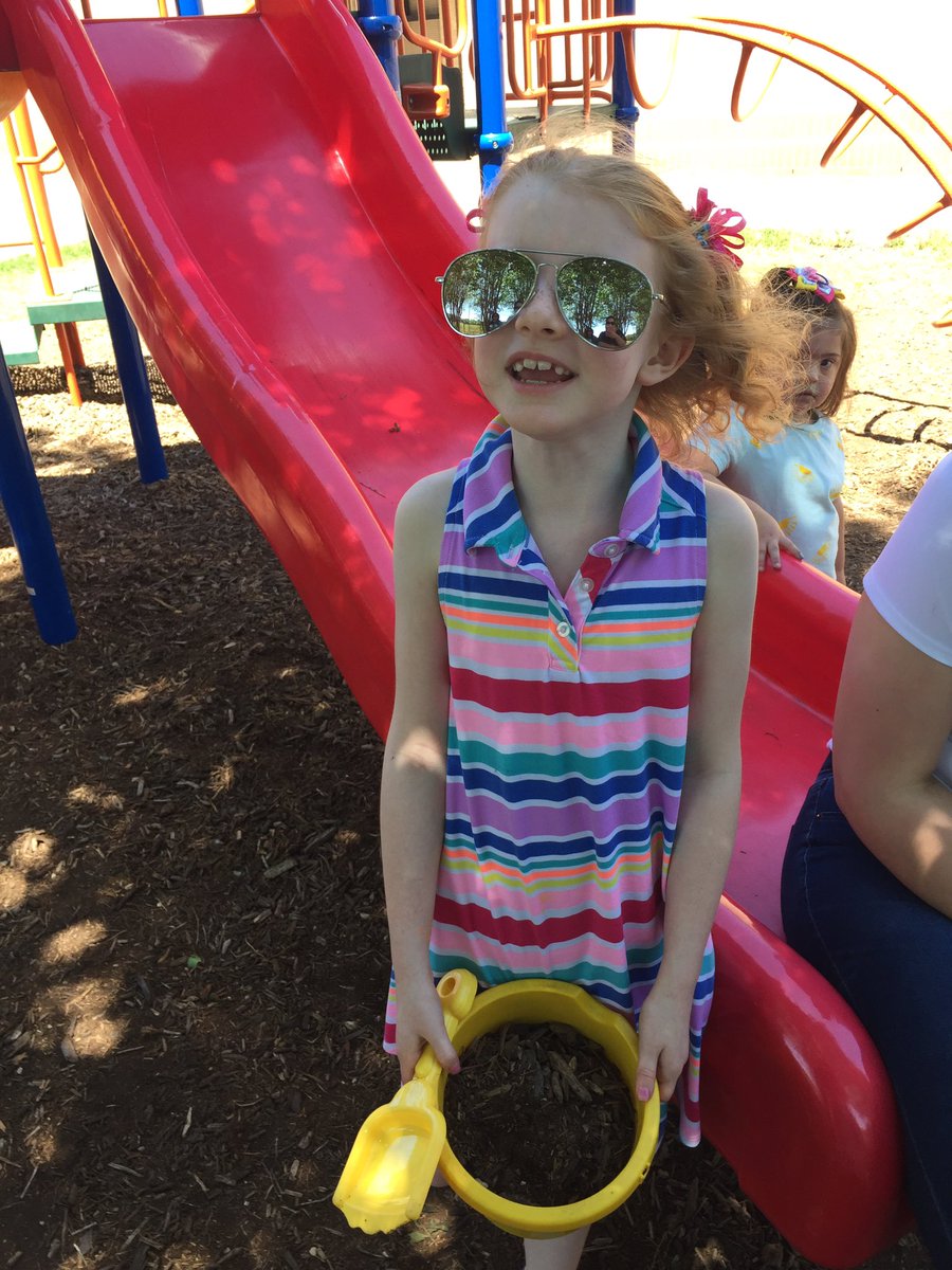 ChristineMCha's tweet photo. Thanks @ELRODPPCD for sharing your awesome shades today! Too cool for school! Lol 😂 https://t.co/atYbKveYfD