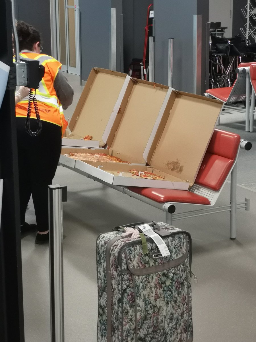 ConnODonWeather's tweet image. Being delayed 3.5 hours due to mechanical issues sucked but at least @FlySwoop rallied with a de-planed passengers' pity pizza party! Thanks #flyswoop! @flyyhm - @FlyEIA #yhm #yeg