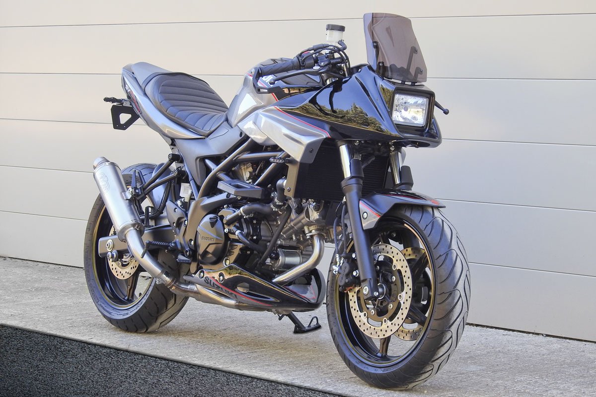 Autoby_Parts's tweet photo. SV650用の人気フェアリングキット「TANTO」約7-10日ほどでご注文を頂いております全てのお客様へお届けできるだけの数量が入荷してくる見込みとなります。国内在庫分も若干数ご用意できますのでご希望の方はぜひ。
https://t.co/yWq8lsZitS
#SV650 #KATANA #TANTO #SV650X #S2concept #フェアリング https://t.co/XU0YuiBtDD