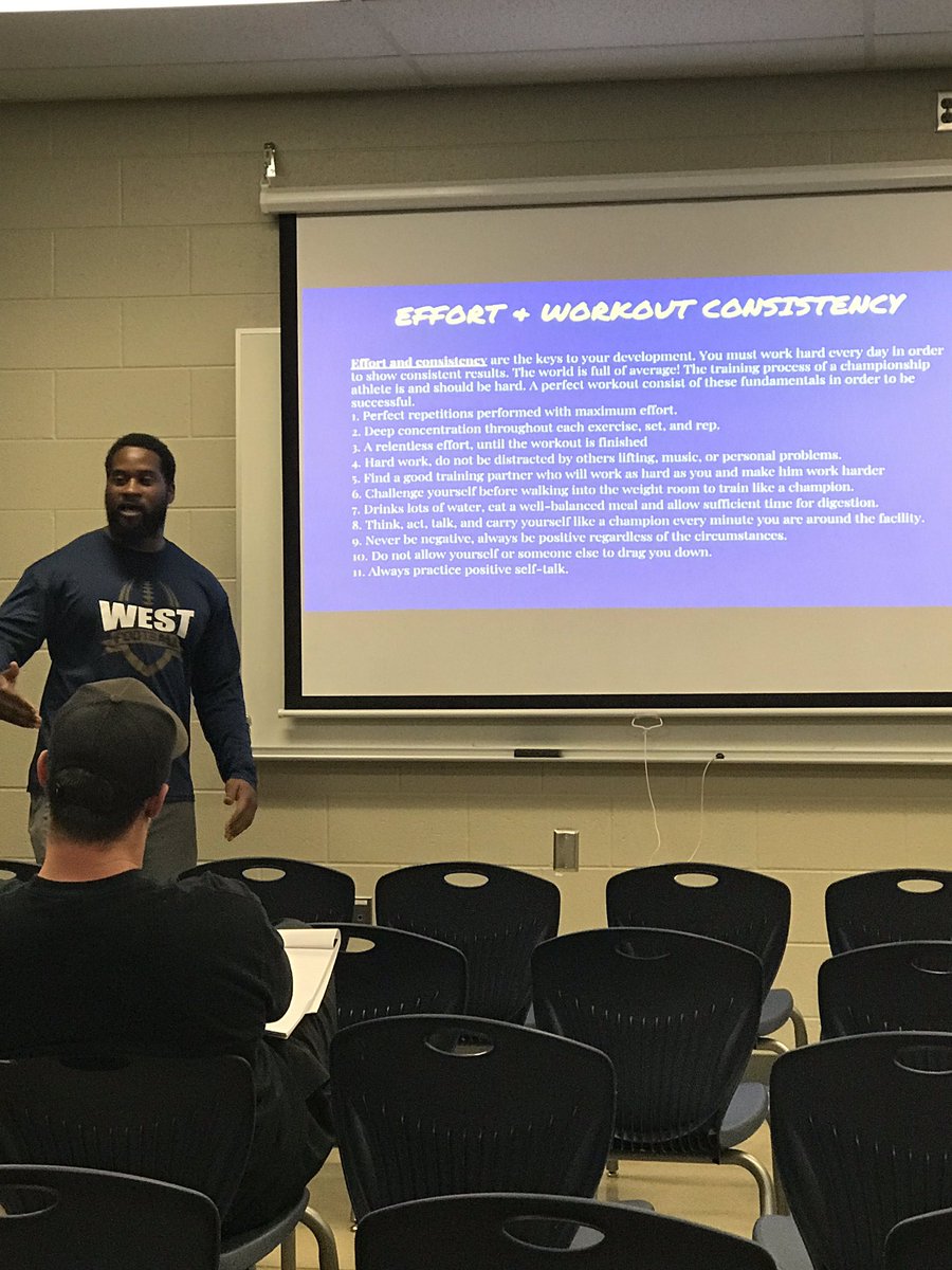 Coach <a href="/TheCoachFont/">Coach Font✖️</a> discussing expectations in his wt room. #racksummit