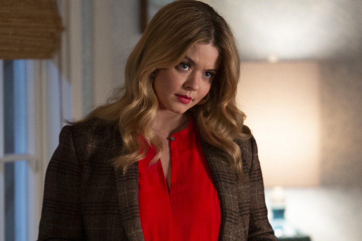 CraveYouTV's tweet image. Mason is a suspect, secrets have been revealed, Mona is possibly being catfished, and Alison found the "dead girl" on #ThePerfectionists! @PLLTVSeries #PLLPerfectionists craveyoutv.com/pretty-little-…