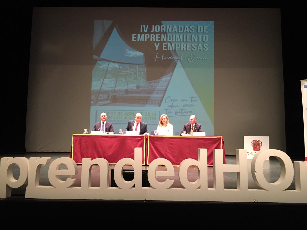 asempal's tweet photo. Promoviendo la cultura empresarial en las IV Jornadas de Emprendimiento y Empresas de #HuércalOvera  junto al @AyHuercalOvera, @CamaraAlmeria @MaribelHOvera #Emprendedores https://t.co/w0gwkBb5gz