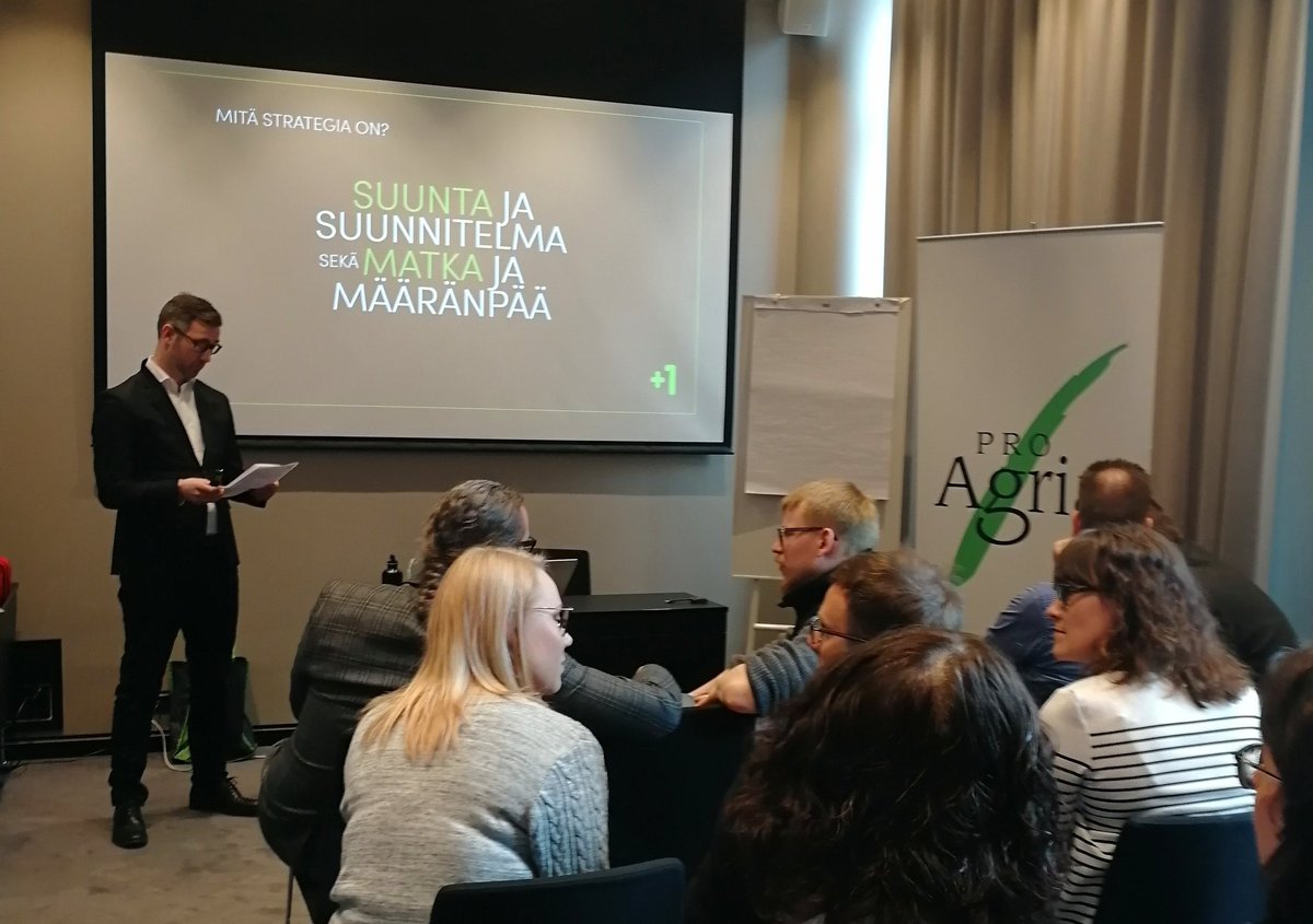 "Strategia ei ole vain suunnitelmatyötä, vaan oppi voittamisesta, oppi menestymisestä, oppi pärjäämisestä" #proagria
<a href="/akivapaakallio/">Aki Vapaakallio</a> <a href="/Antti_Sipponen/">Antti Sipponen</a> <a href="/AriNopanen/">Ari Nopanen</a>