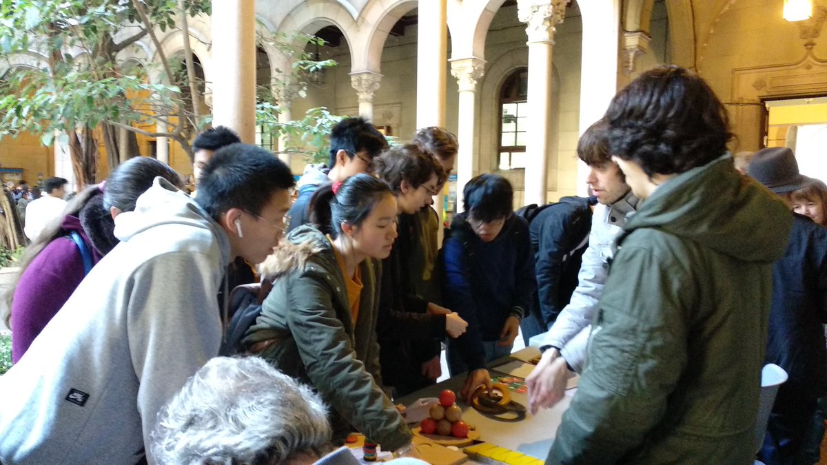 burinotsol01's tweet photo. Avui anem a la #matefest de la @UB per continuar obrint possibilitats de camins futurs. https://t.co/oJyEDm8Kge