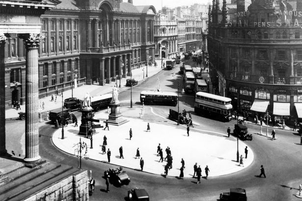 Can you guess the year this image of Victoria Square was taken? 🤔

📷 @birmingham_live 

#VictoriaSquare #Birmingham #BrumHistory #TBT
@ichoosemag