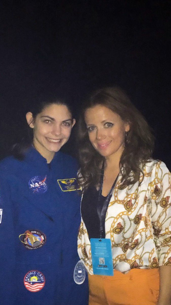 loupmcgowan's tweet photo. 👩🚀So cool to meet Alyssa Carson @nasablueberry1 who’s goal is to travel to Mars 🚀👩🚀 #nasa #mars #space #spacetravel #projectpossum
#astronaut #space #speaker #tech #media #innovation #goal #spaceexploration
#marsgeneration #DTS19 https://t.co/7pXFdxEaLR