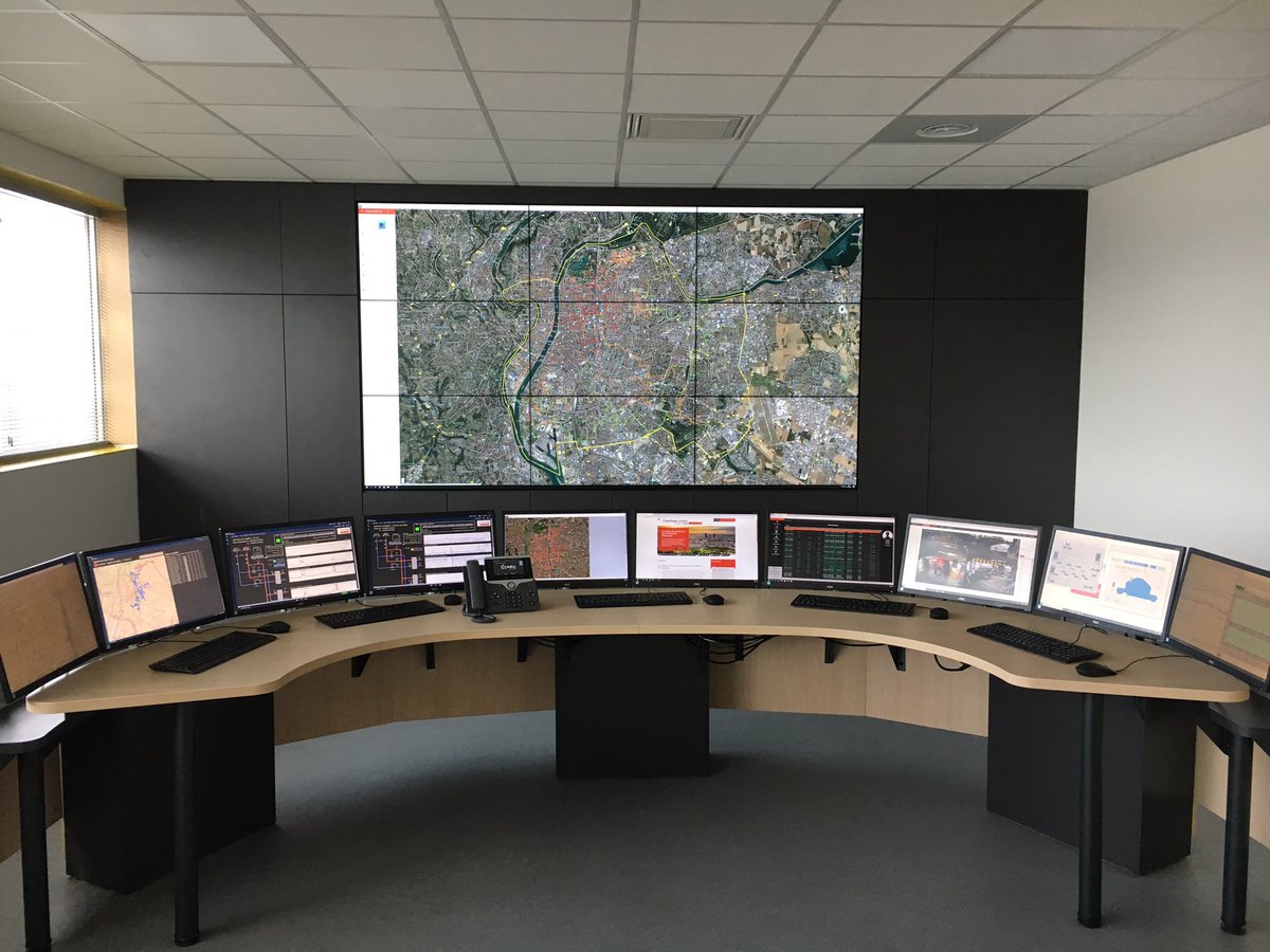 Djaff45's tweet photo. Inauguration de la plus grande chaufferie biomasse de France du @ChauffUrbainCM de @grandlyon. Le centre de pilotage #numeriques est opérationnel. @dalkia https://t.co/kt2TWAcrAs