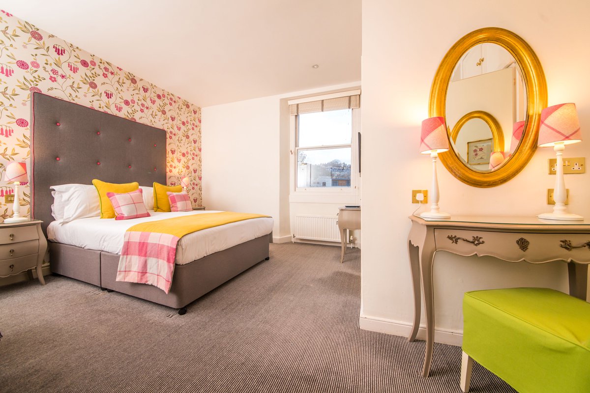 Have a look at our summer promotion, you could save up to 15% 

be.synxis.com/?hotel=65913&c…

15% off BAR when staying for 2 or more nights - valid for stays from June 1 to September 8, 2019. Bookable from now until April 22 (excludes Saturday nights)