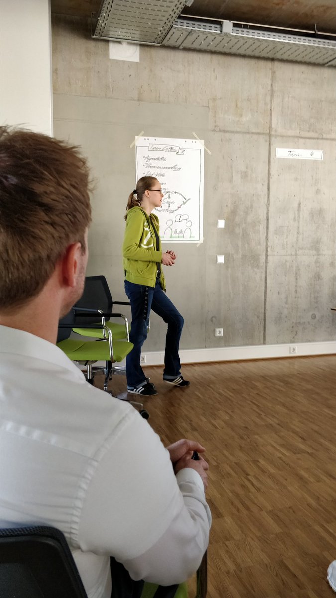 mprinzhuebert's tweet photo. Los geht der Tag mit einem #Lean #Coffee - etwas große Runde aber cool, dass es möglich ist bei @virtual7 https://t.co/4yYCavkRzM
