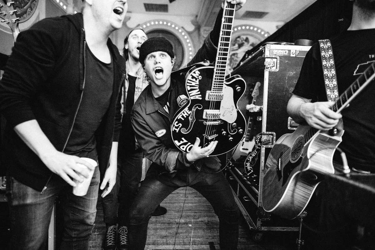 switchfoot's tweet photo. Oh! Portland. Where to begin?? You’ve always been such a huge part of our story. So many memories playing your fine city, and most of them have been in this room. We even wrote Lonely Nation here. Honored to build another memory with you tonight. #LoveIsOurNativeTongue https://t.co/1bXRzBwwXw