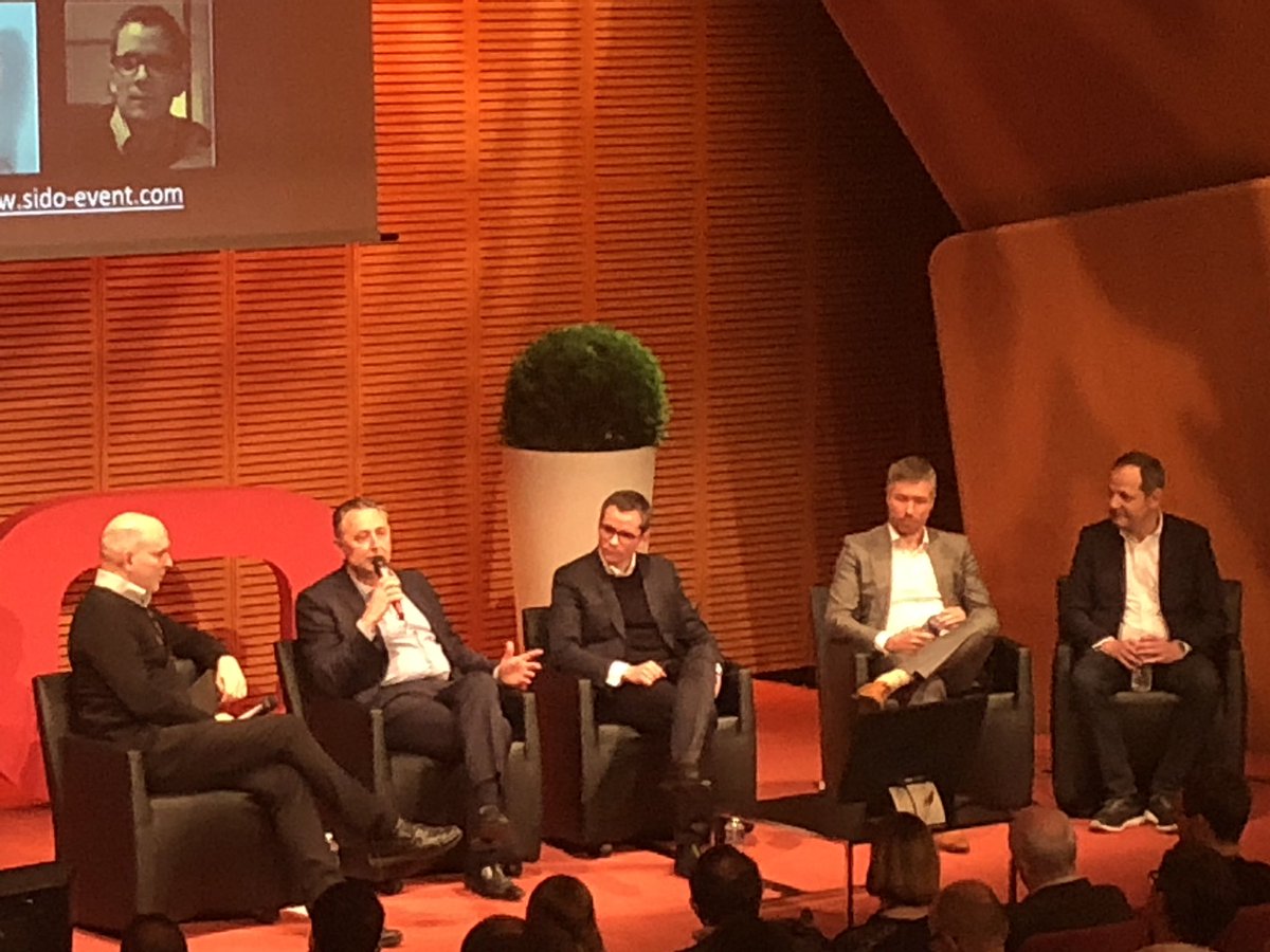 ChristopheBorde's tweet image. Penser le #hardware différemment pour gagner en performance, #IBM y travaille aujourd’hui pour mieux traiter l’information « at the #edge » @VasquesXavier nous éclaire sur les recherches d’#IBM en France lors de la plénière « le hardware de l’#IA » au #sido19